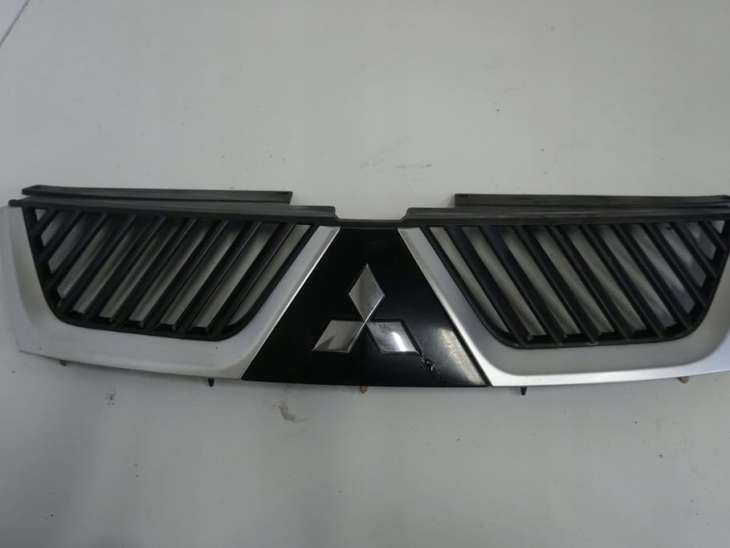 Mitsubishi Outlander II Atrapa Grill 7450a038 7450a037zz X42