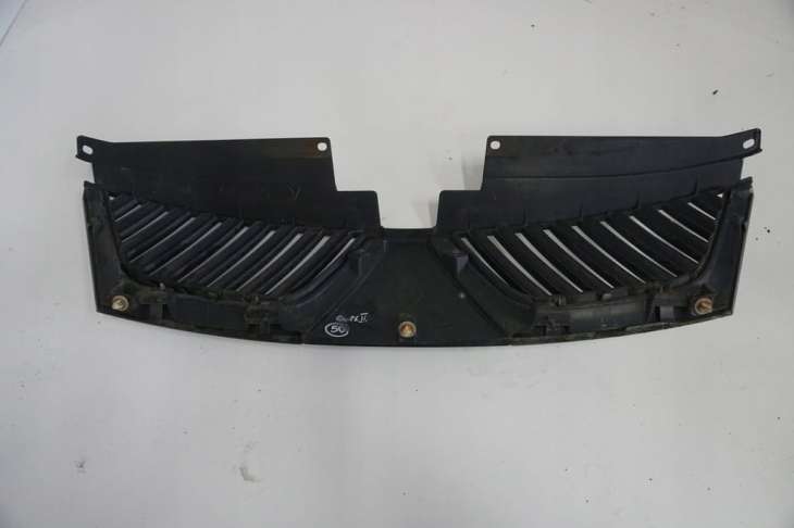 Mitsubishi Outlander II Atrapa Grill 7450a038 7450a037zz X42 - Image 2