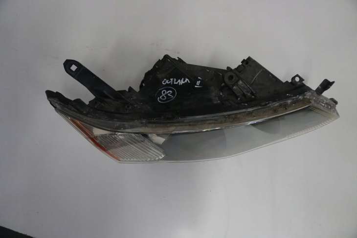 Mitsubishi Outlander II Lampa Prawa Przednia Uk Nr.83 - Image 2