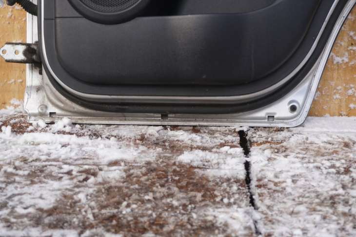 Kia Sportage II Je Drzwi Prawe Tylne Szyba 9s Nr.52 Srebrne Listwa - Image 10