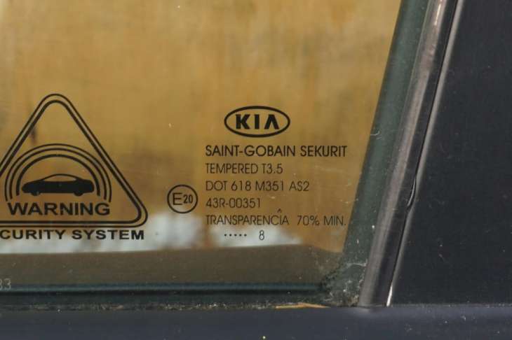 Kia Sportage II Je Drzwi Lewe Tylne Szyba 9s Nr.53 Srebrne Listwa - Image 9