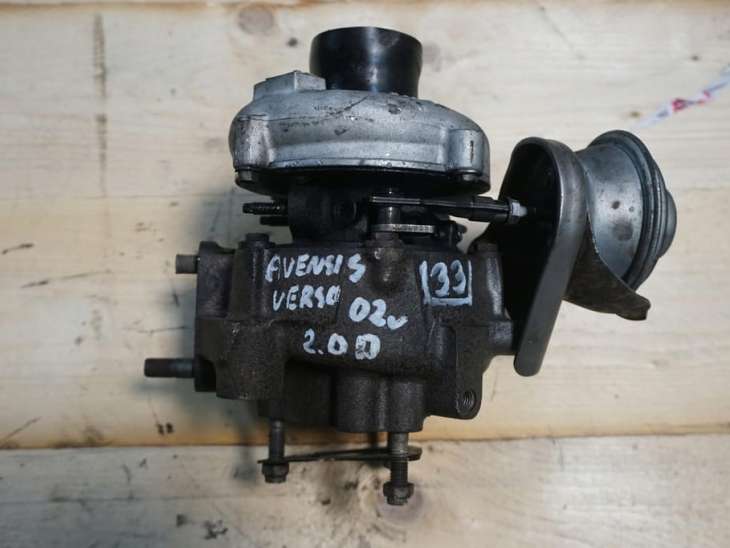 Toyota Avensis Verso Turbosprężarka 17201-27040