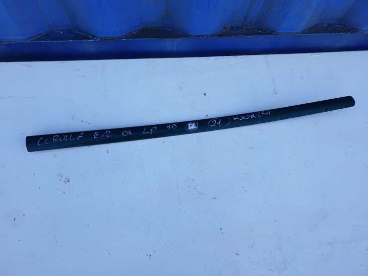 Toyota Corolla E12 2004r Hb 5d Listwa Boczna Drzwi Lewa Przód Kolor 6r4 75732-02190