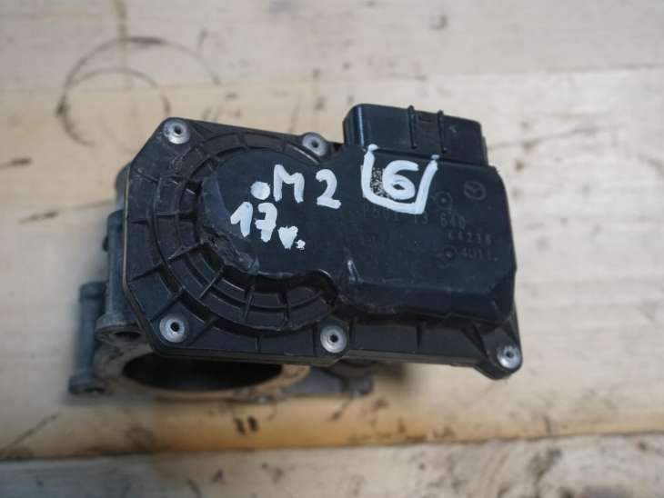 Mazda 2 II Przepustnica P50113640 4u11