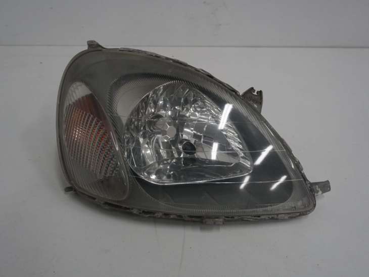 Toyota Yaris I Lampa Prawa Przednia Europa Nr.82