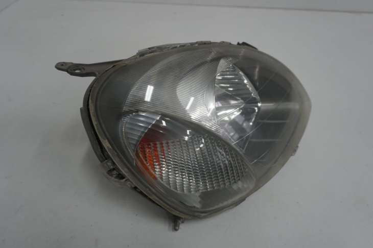 Toyota Yaris I Lampa Prawa Przednia Europa Nr.82 - Image 2