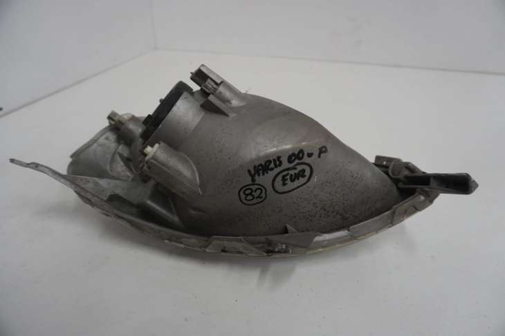 Toyota Yaris I Lampa Prawa Przednia Europa Nr.82 - Image 4