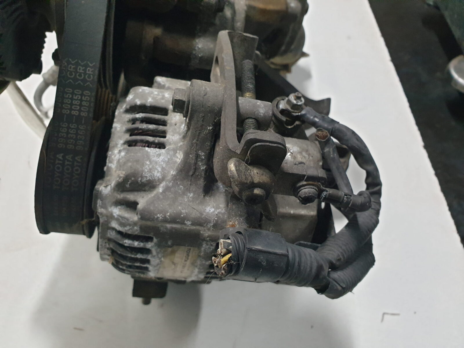 Toyota PreVIa I Estima 1998r 2.2 Diesel Alternator 3pin 27060-64120 101211-9240