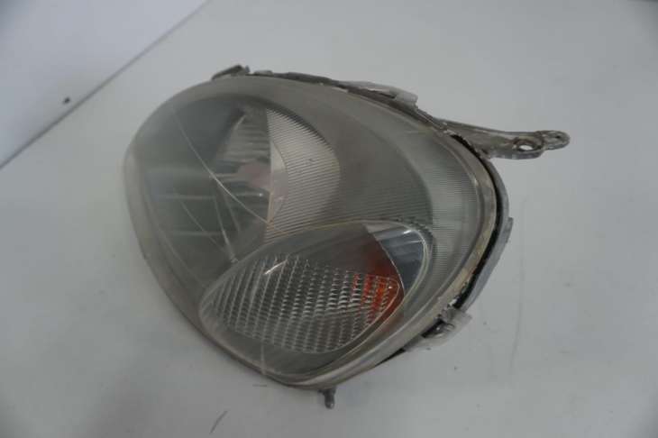 Toyota Yaris I Lampa Lewa Przednia Europa - Image 2