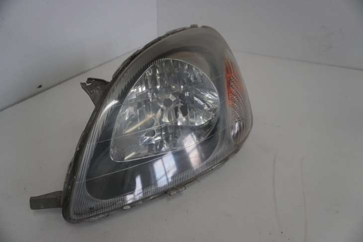 Toyota Yaris I Lampa Lewa Przednia Europa - Image 3