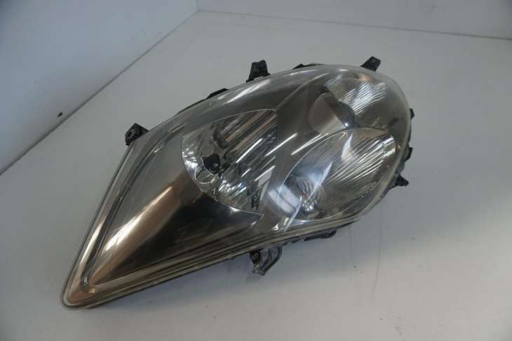 Toyota Auris I Lampa Prawa Przednia 81150-02500 Uk - Image 2