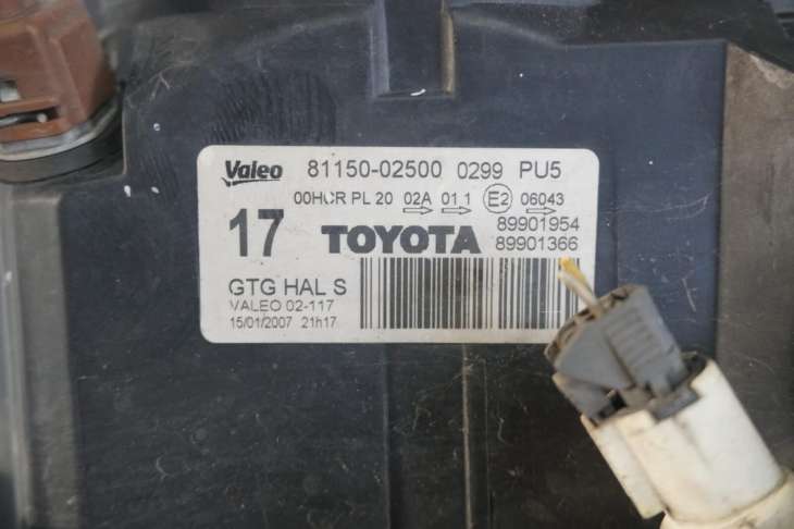 Toyota Auris I Lampa Prawa Przednia 81150-02500 Uk - Image 6