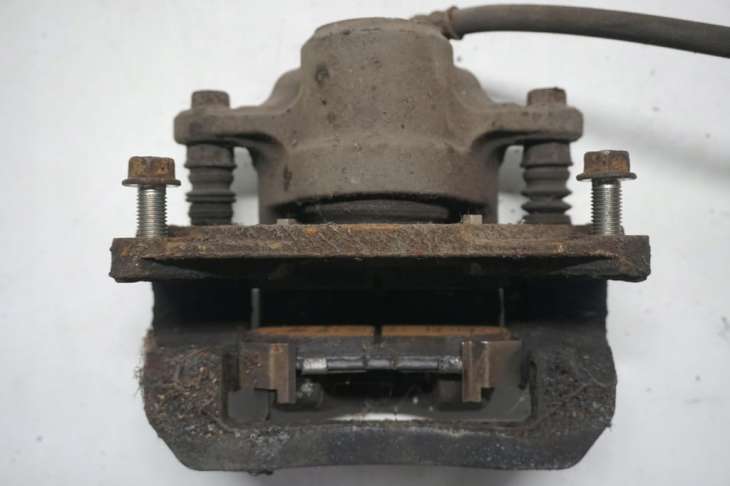 Subaru Tribeca B9 Zacisk Hamulcowy Jarzmo 2007rok - Image 6