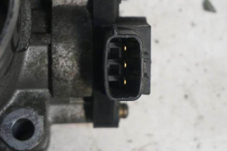 Subaru Outback Bg Przepustnica 2.5 Benzyna Czujnik Hitachi Sera483-06 - Image 4