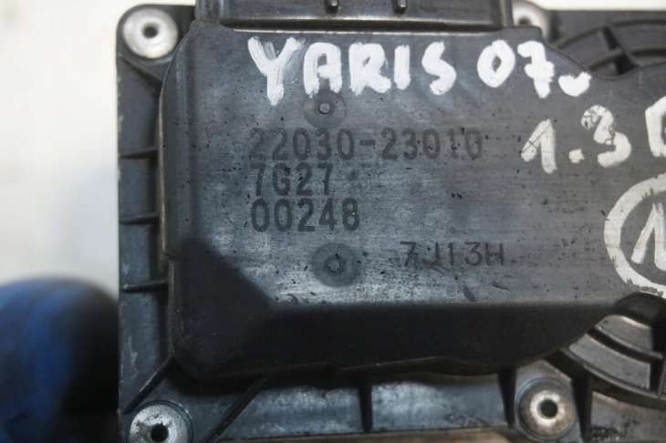 Toyota Yaris II Przepustnica 22030-23010 1.3 Benzyna 2007rok - Image 5
