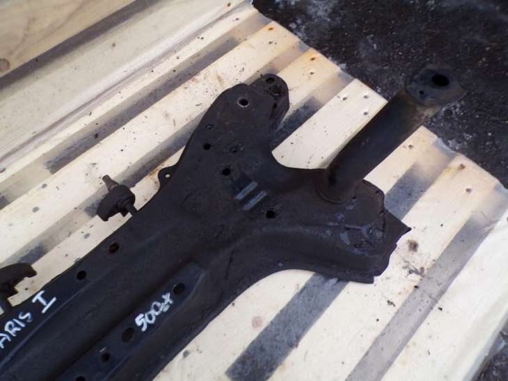Toyota Yaris I Belka Zawieszenia Sanki Wózek Nr.98 - Image 3