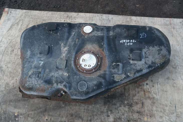 Toyota Corolla Verso I Zbiornik Paliwa 2.0 Diesel