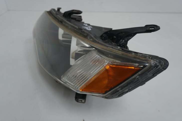 Mitsubishi Outlander II Lampa Lewa Przednia Nr.29 - Image 2