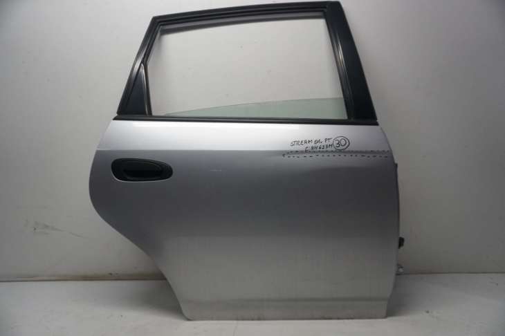 Honda Stream Drzwi Prawe Tylne Nh623m Srebrne