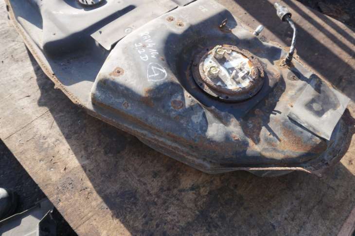 Toyota Rav III 2006-2013r 2.2 Diesel Zbiornik Paliwa 7700142163 ; 7701042040 - Image 3