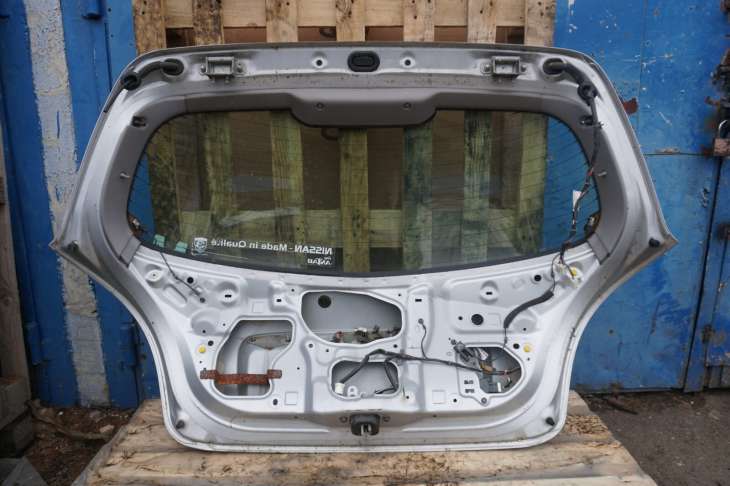 Nissan Almera N16 Klapa Bagażnika Kl0 Szyba Nr.32 - Image 6