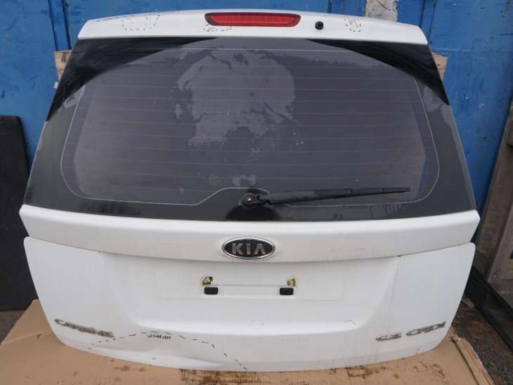 Kia Carens III 2006-2013R Klapa Bagażnika 737001D040 Biała Szyba 871101D011