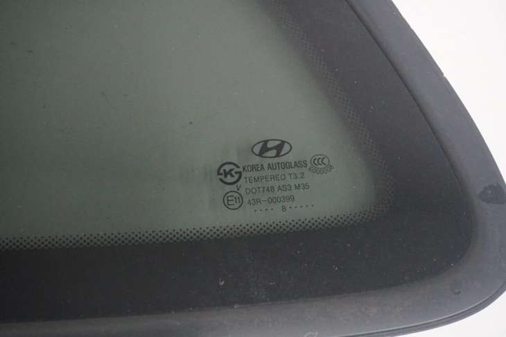 Hyundai Santa Fe II Szyba Boczna Karoseryjna Lewa 2008rok - Image 2
