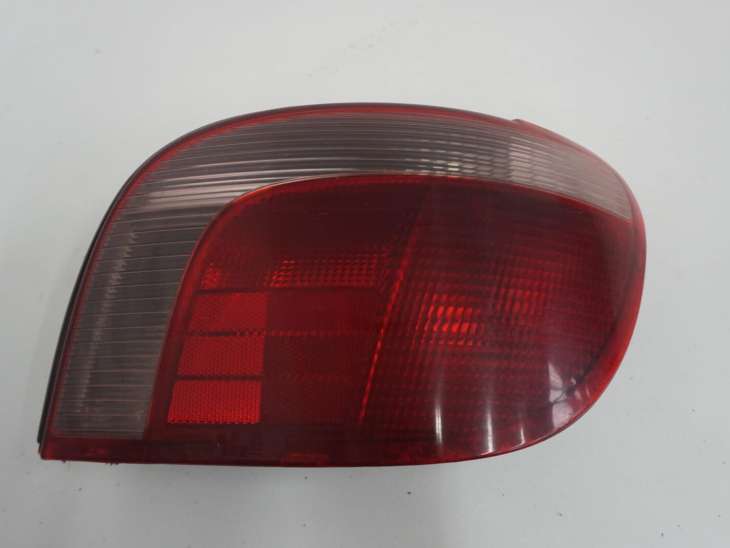 Toyota Yaris I Lampa Prawa Tylna Europa 2001rok