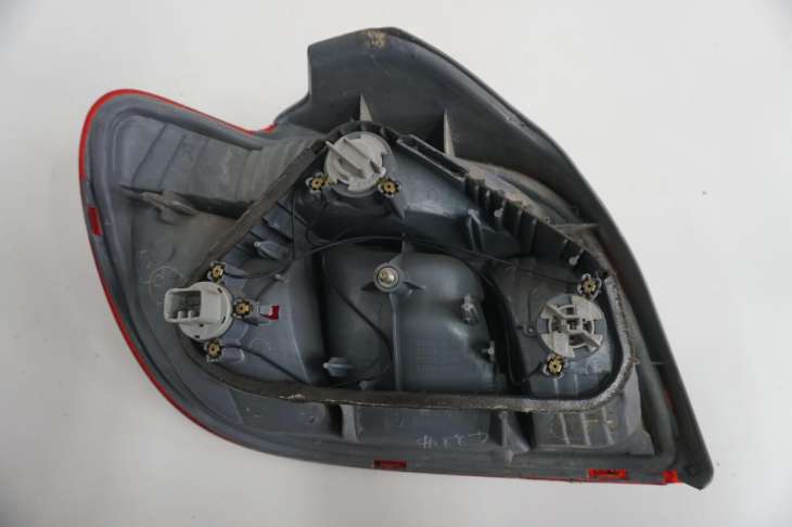 Toyota Yaris I Lampa Prawa Tylna Europa 2001rok - Image 5
