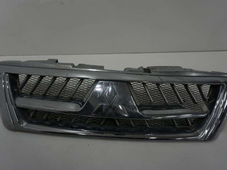 Mitsubishi Pajero III 2004R GRILL Atrapa Emblemat Mb07123 2004rok MN117202YA
