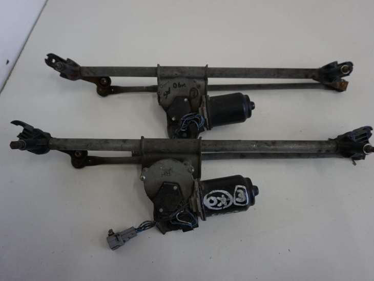 Suzuki Swift III Mk6 CIEGNO MechanizmU Wycieraczek Przednich Z ANGLIKA 38100-63J10