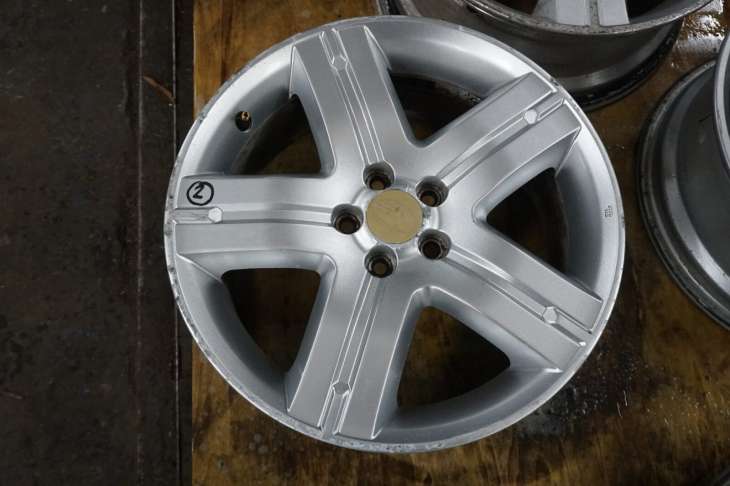 Subaru Forester Sg II Felga B61 5x100 17x7j Enkei 28111sa130 - obrazek 5