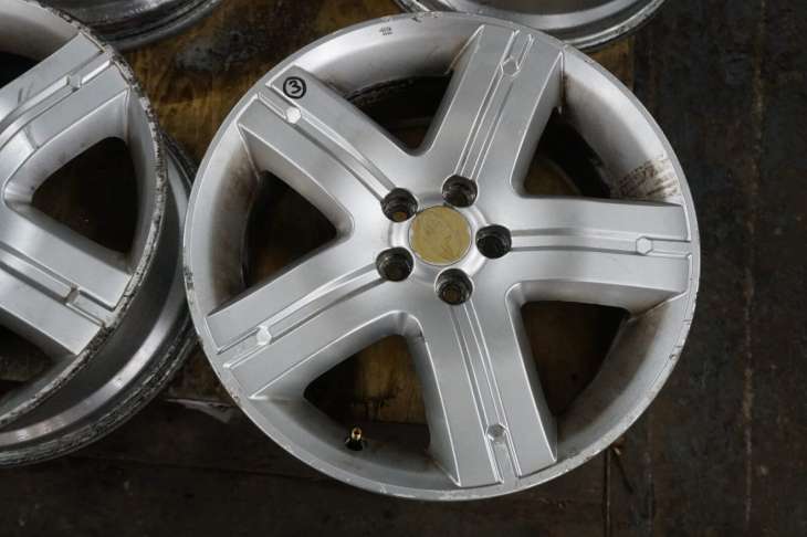 Subaru Forester Sg II Felga B61 5x100 17x7j Enkei 28111sa130 - obrazek 8