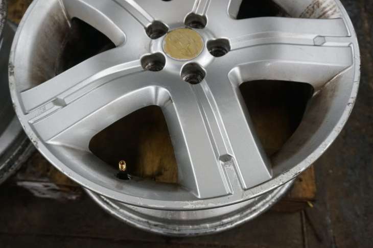 Subaru Forester Sg II Felga B61 5x100 17x7j Enkei 28111sa130 - obrazek 9