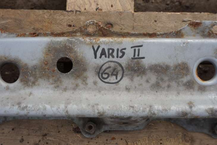 Toyota Yaris II Belka Zderzaka Chłodnicy Nr.64 - Image 2