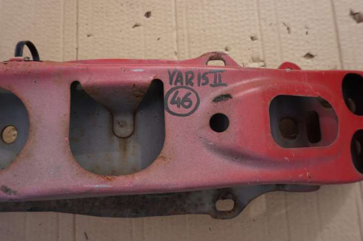 Toyota Yaris II Belka Zderzaka Chłodnicy Nr.46 - Image 2