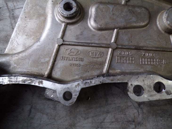 Kia Hyundai Pokrywa Rozrządu 21350-25000 - Image 3