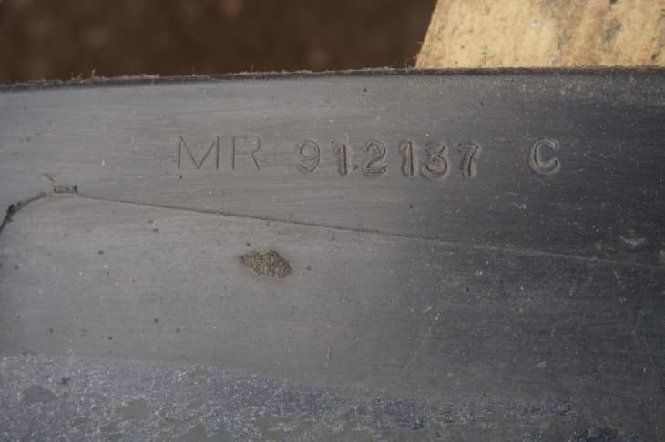 Mitsubishi Carisma Nadkole Lewe Przednie Mr912137 - Image 4