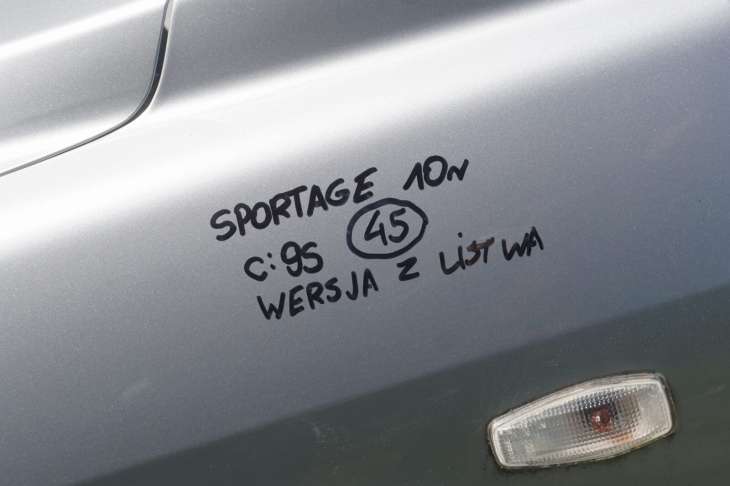 Kia Sportage II Lift 2009r 9s Lewy Błotnik Wersja Z Listwa 663110z130 - Image 2