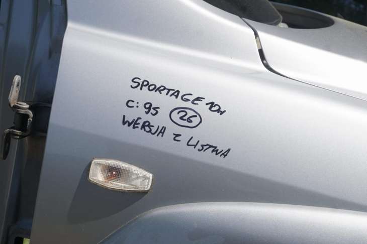 Kia Sportage II Lift 2009r 9s Prawy Błotnik Wersja Z Listwa 663210z130 - Image 2