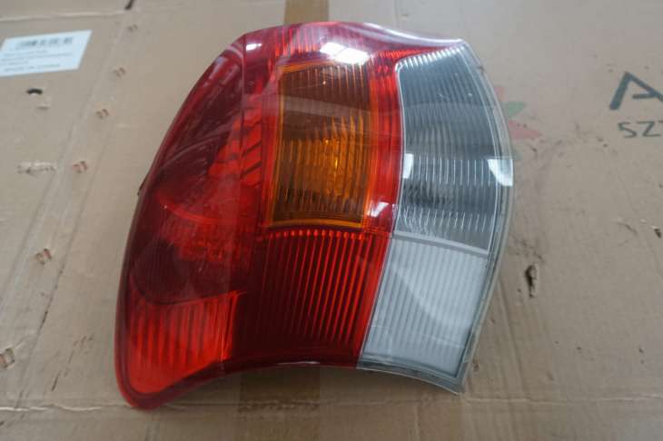 Toyota Yaris II Lift Lampa Tylna Lewa 2009rok Uk - Image 2