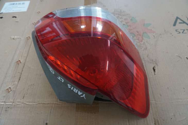 Toyota Yaris II Lift Lampa Tylna Lewa 2009rok Uk - Image 3