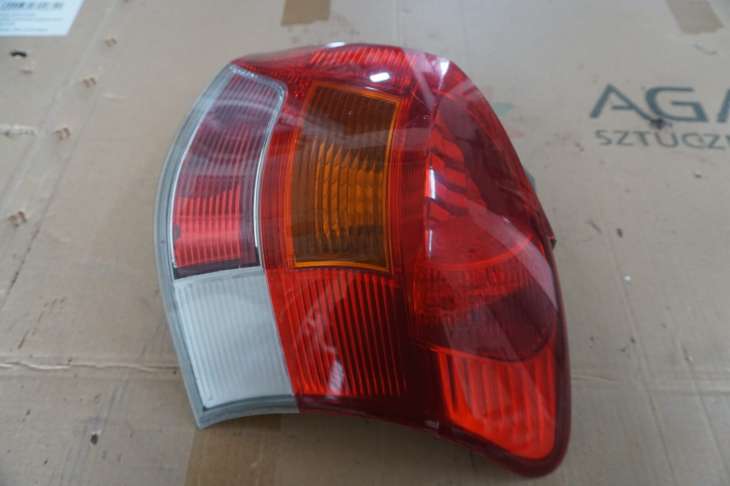 Toyota Yaris II Lift Lampa Tylna Prawa 2009rok Uk - Image 4