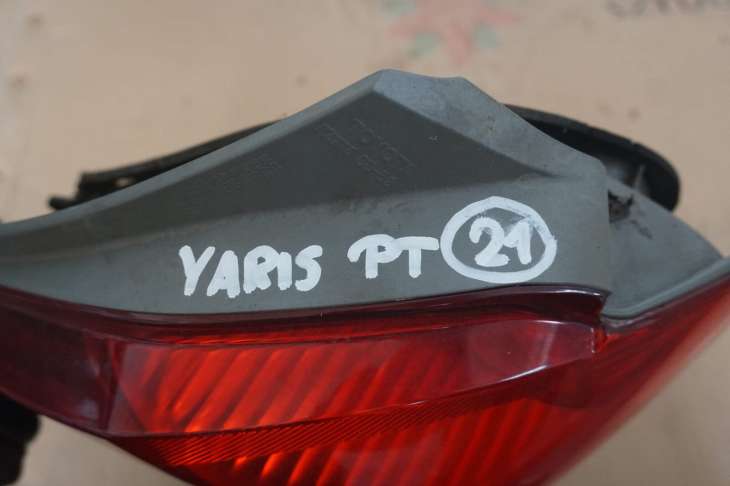 Toyota Yaris II Lift Lampa Tylna Prawa 2009rok Uk - Image 5
