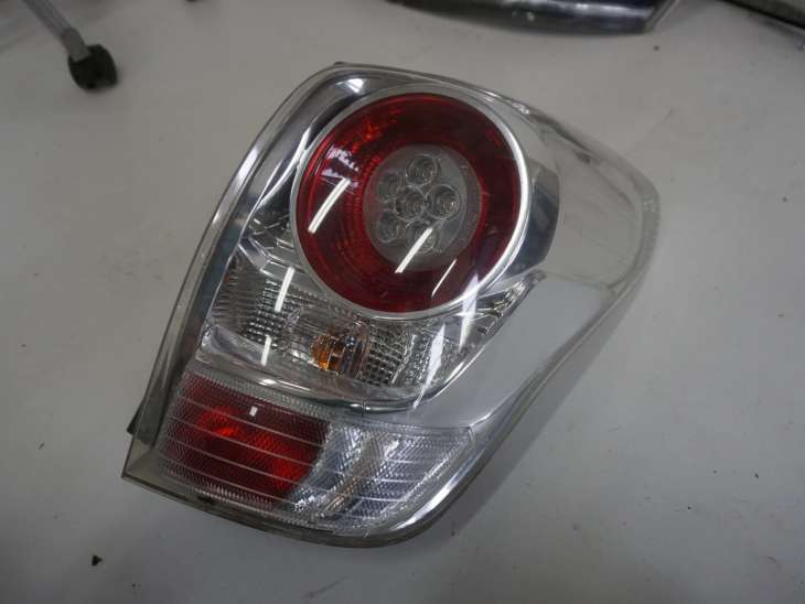 Toyota Verso Lampa Tylna Prawa 815510F101 ANGIELSKA