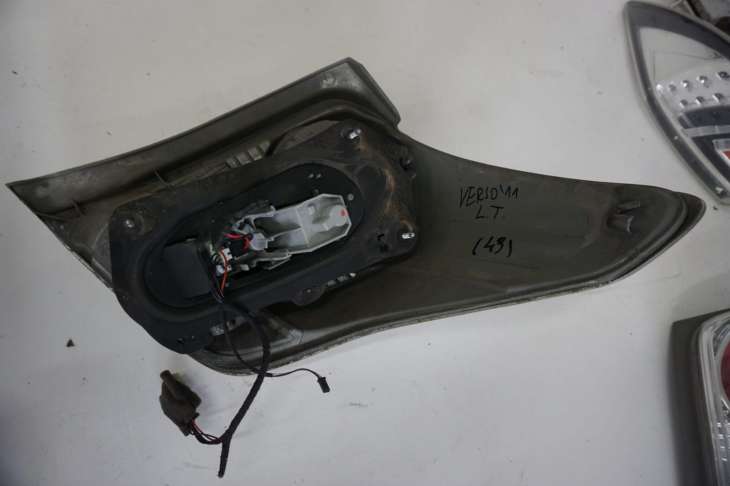 Toyota Verso Lampa Tylna Lewa 815610F101 ANGIELSKA - Image 2
