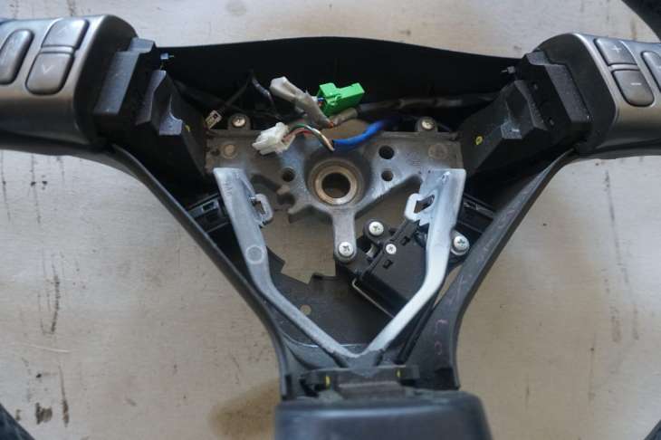 Subaru Forester II Sg Lift 2007r 2.0b Man Ej204 Kierownica Momo - Image 2