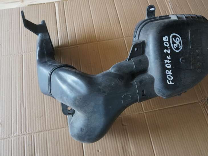 Subaru Forester II Sg Lift 2007rok 2.0b Ej204 Rezonator Powietrza 46040fe050 ; 46012sa080