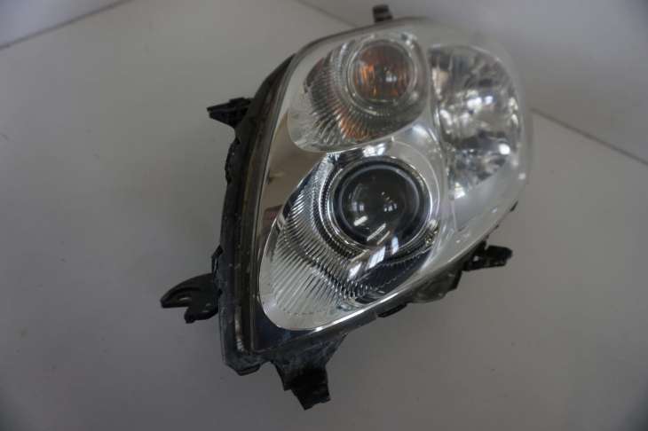Toyota Auris I Lampa Lewa Przednia 81150-02470 - Image 3