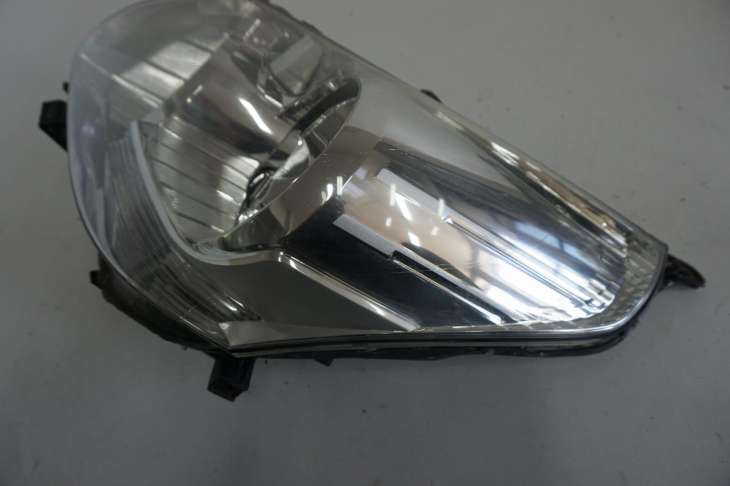 Toyota Verso Lampa Lewa Przednia 81150-0f110 ; 811700F110 - Image 2